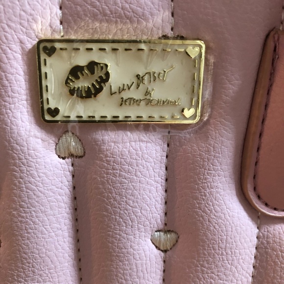 *New* Betsy Johnson Luv Betsy White and Pink shoulder and crossbody bag - Picture 2 of 7
